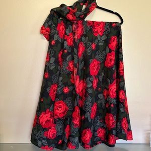 Vintage skirt and scarf in rose pattern.